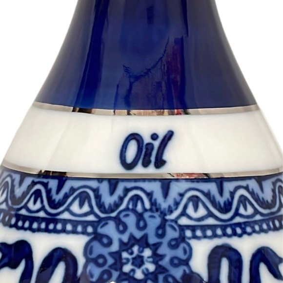 BOMBAY Vintage Blue & White with Platinum Trim Olive Oil Cruet, EUC - Picture 5 of 9